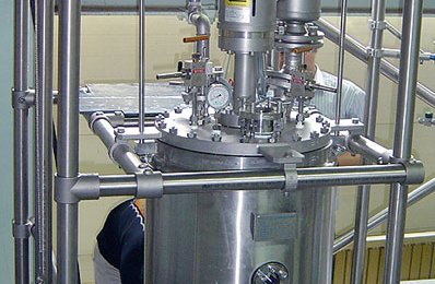 100 litres, réacteur 40 bar avec système de distillation