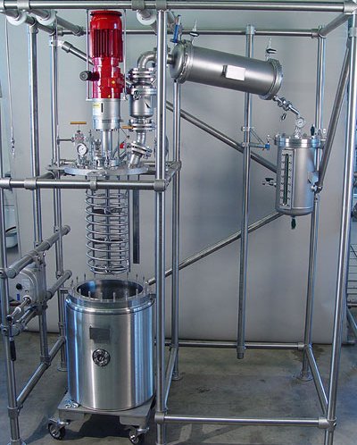 Hydrogenation plant with 100 liter pressure reactor system