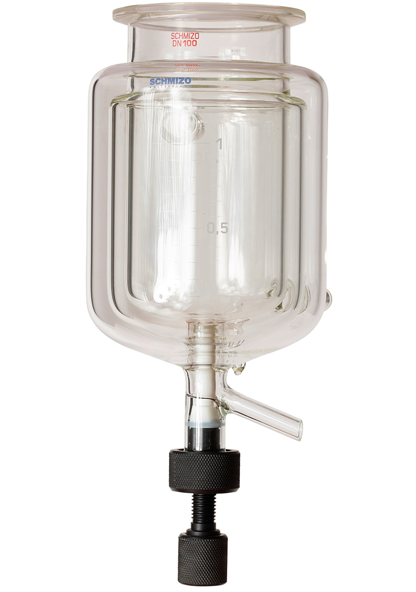 Jacketed triple wall vessel with bottom valve Jacketed triple wall vessel with bottom valve